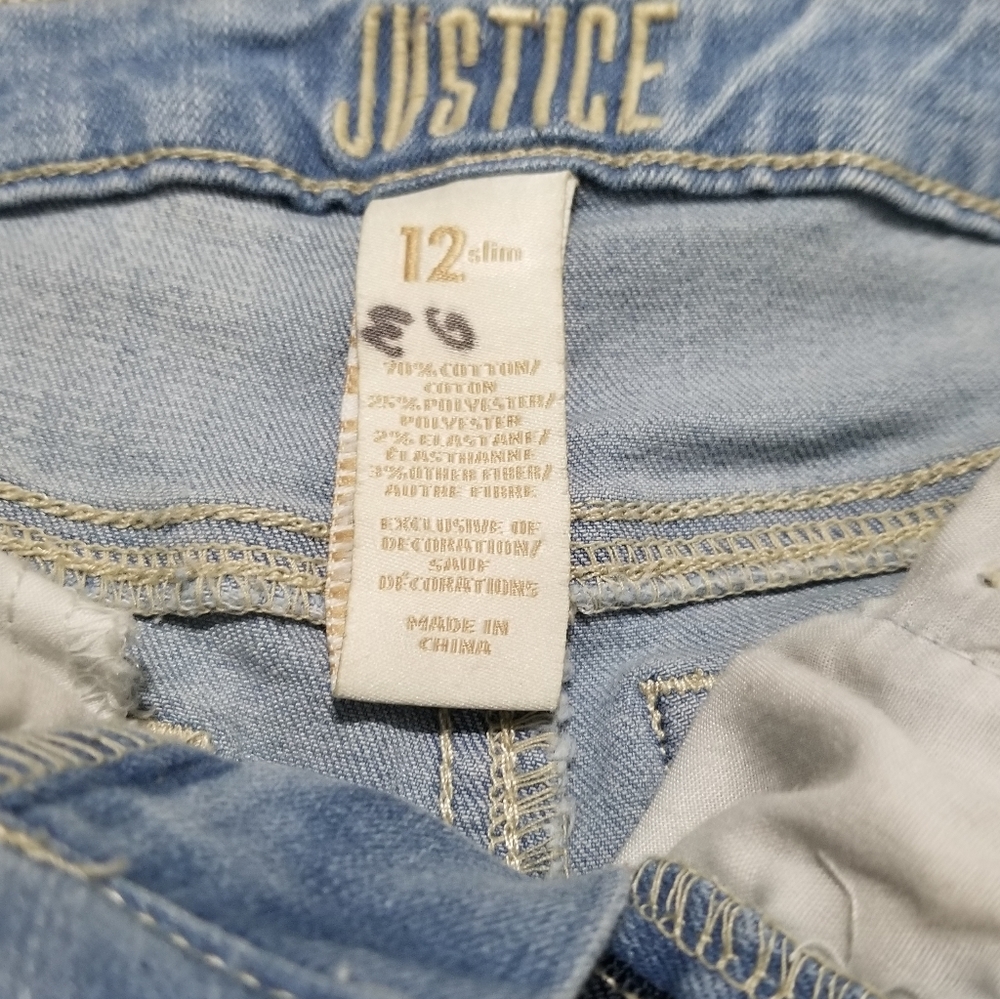 ❗SALE❗Justice Frayed Floral Shorts - Picture 4 of 6